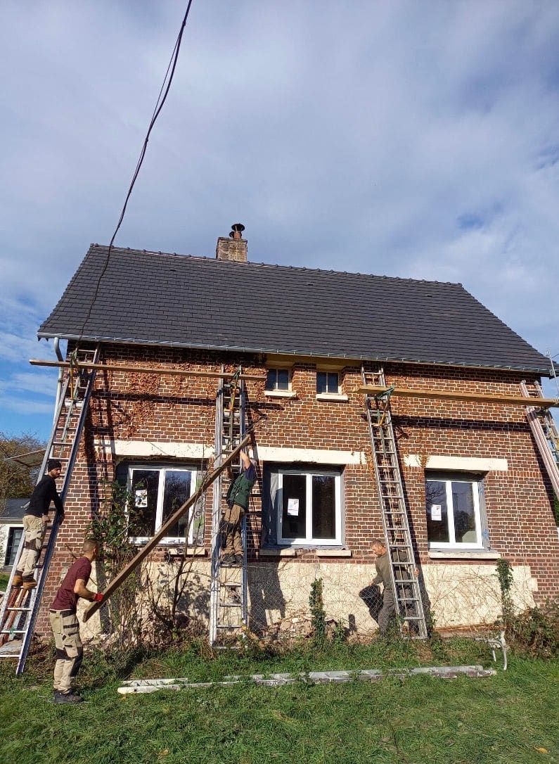 La même toiture après rénovation complète, couverture neuve